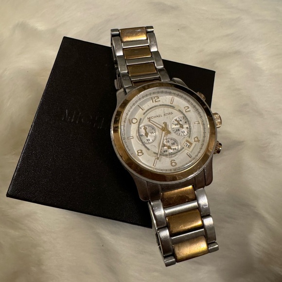 Michael Kors oversized runway watch two toned - Picture 1 of 9